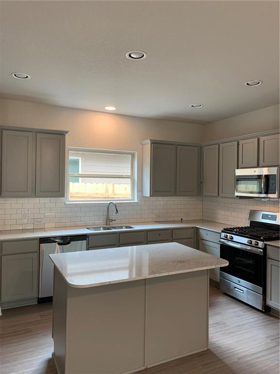 729 Durness Dr Property Photo 8