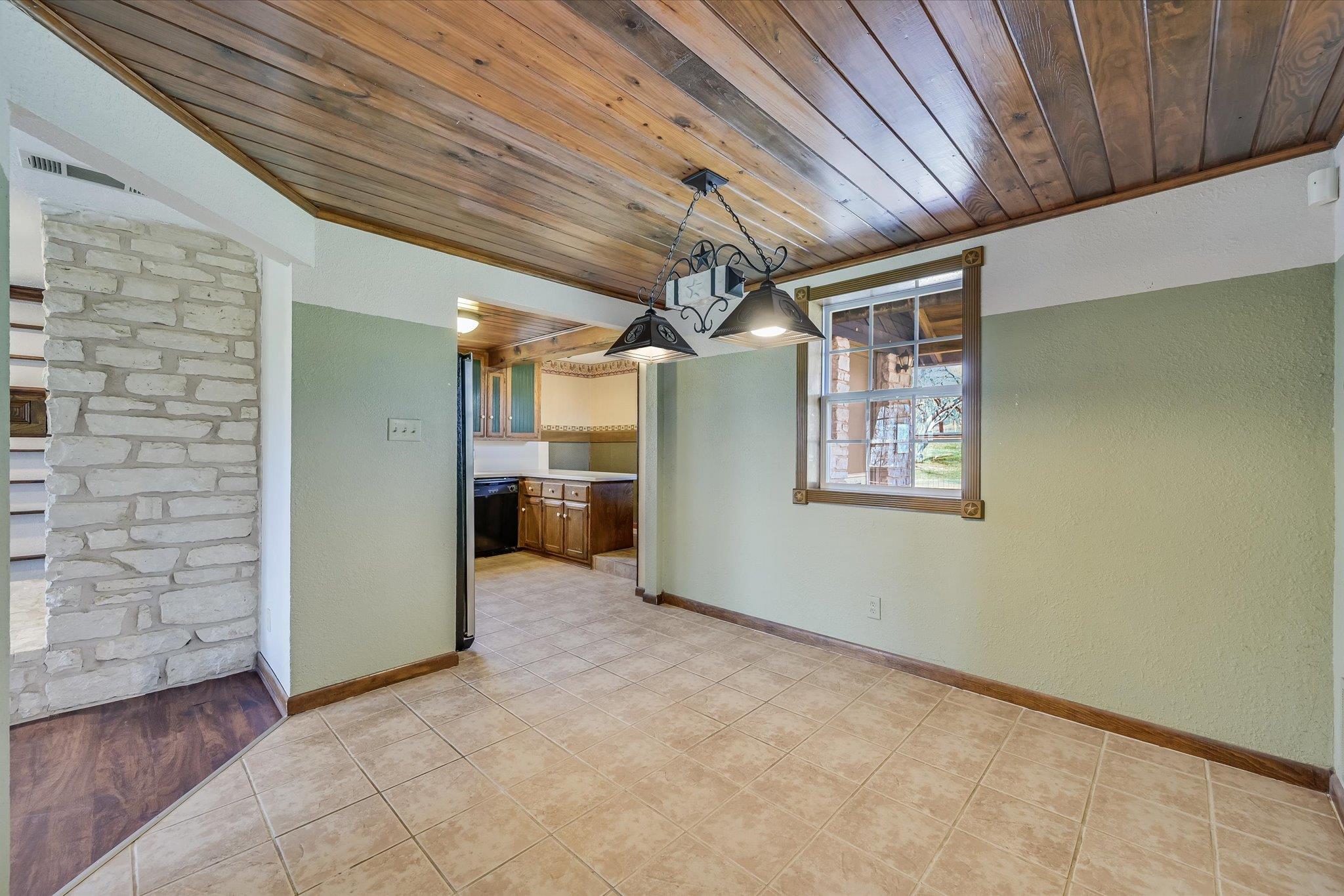 199 Angel Hill Rd Property Photo 6