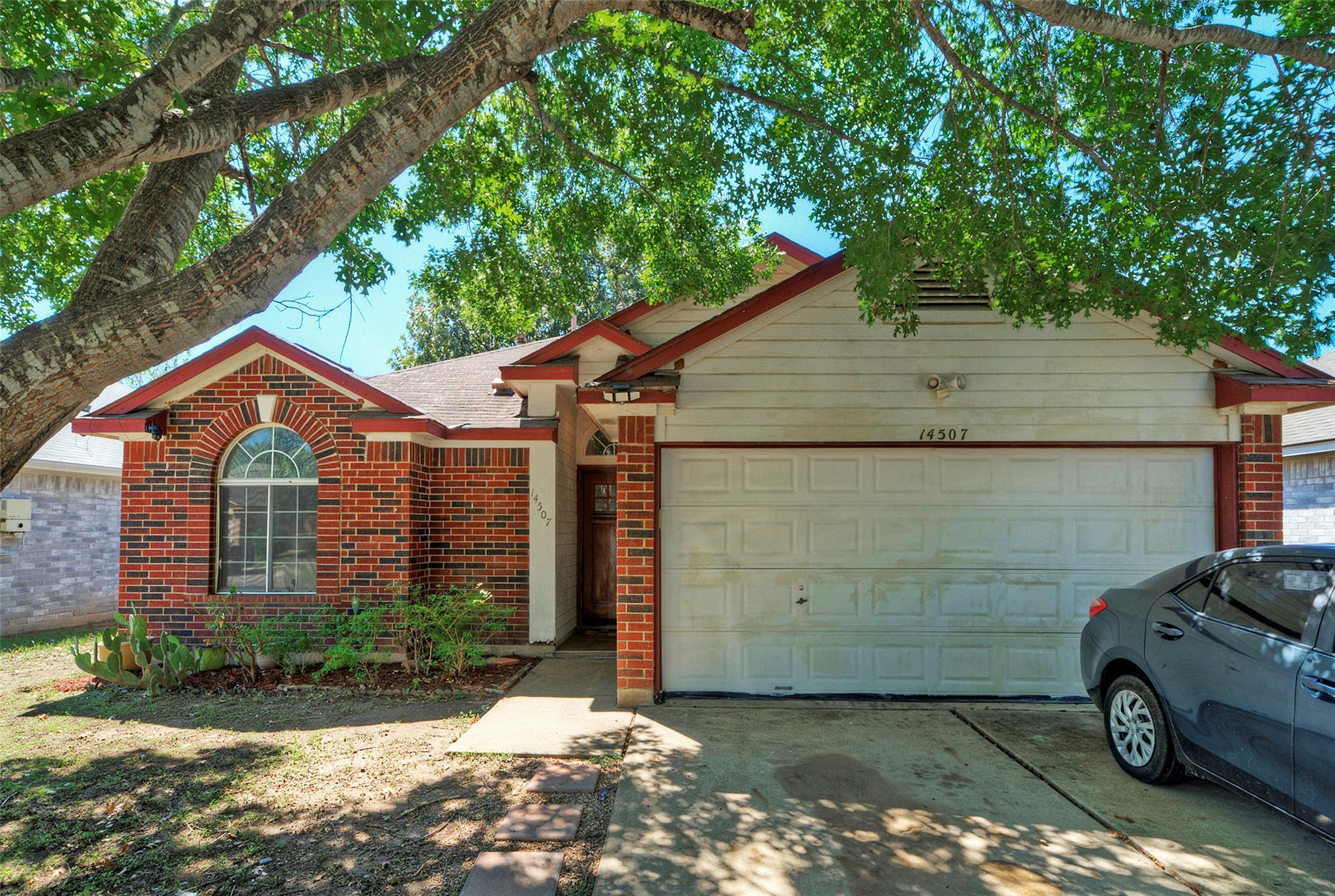14507 Oliphant St Property Photo 1