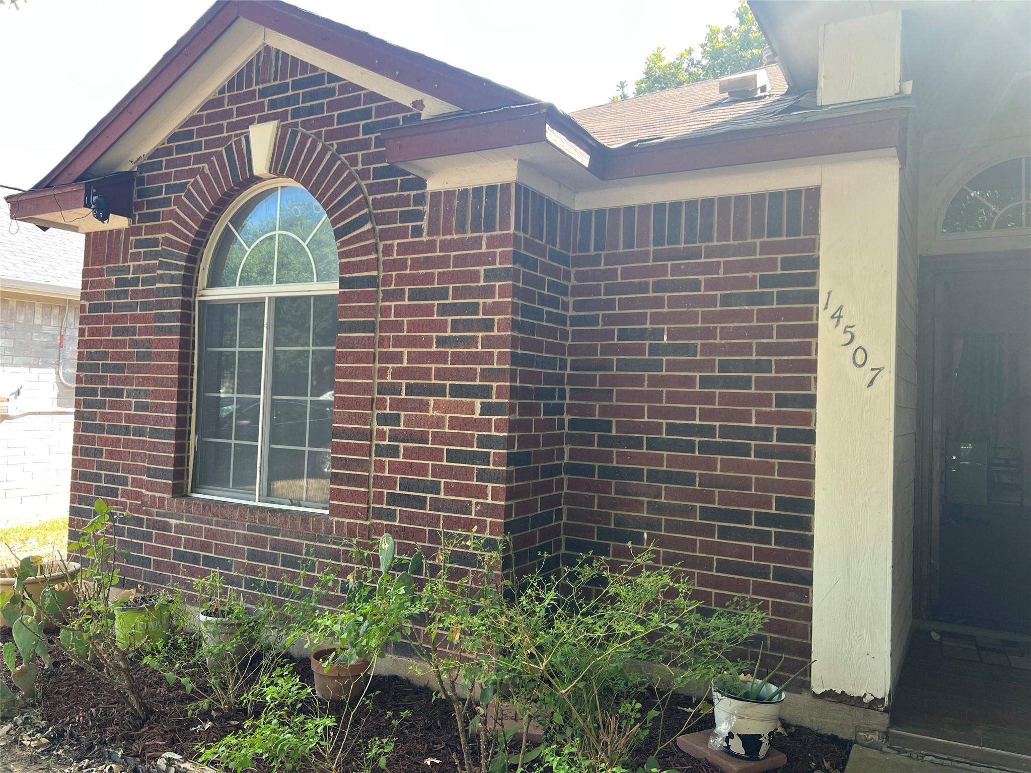 14507 Oliphant St Property Photo 4