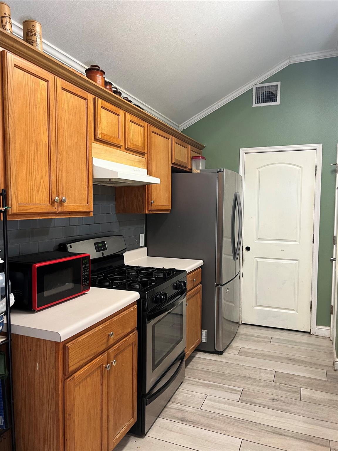 14507 Oliphant St Property Photo 12