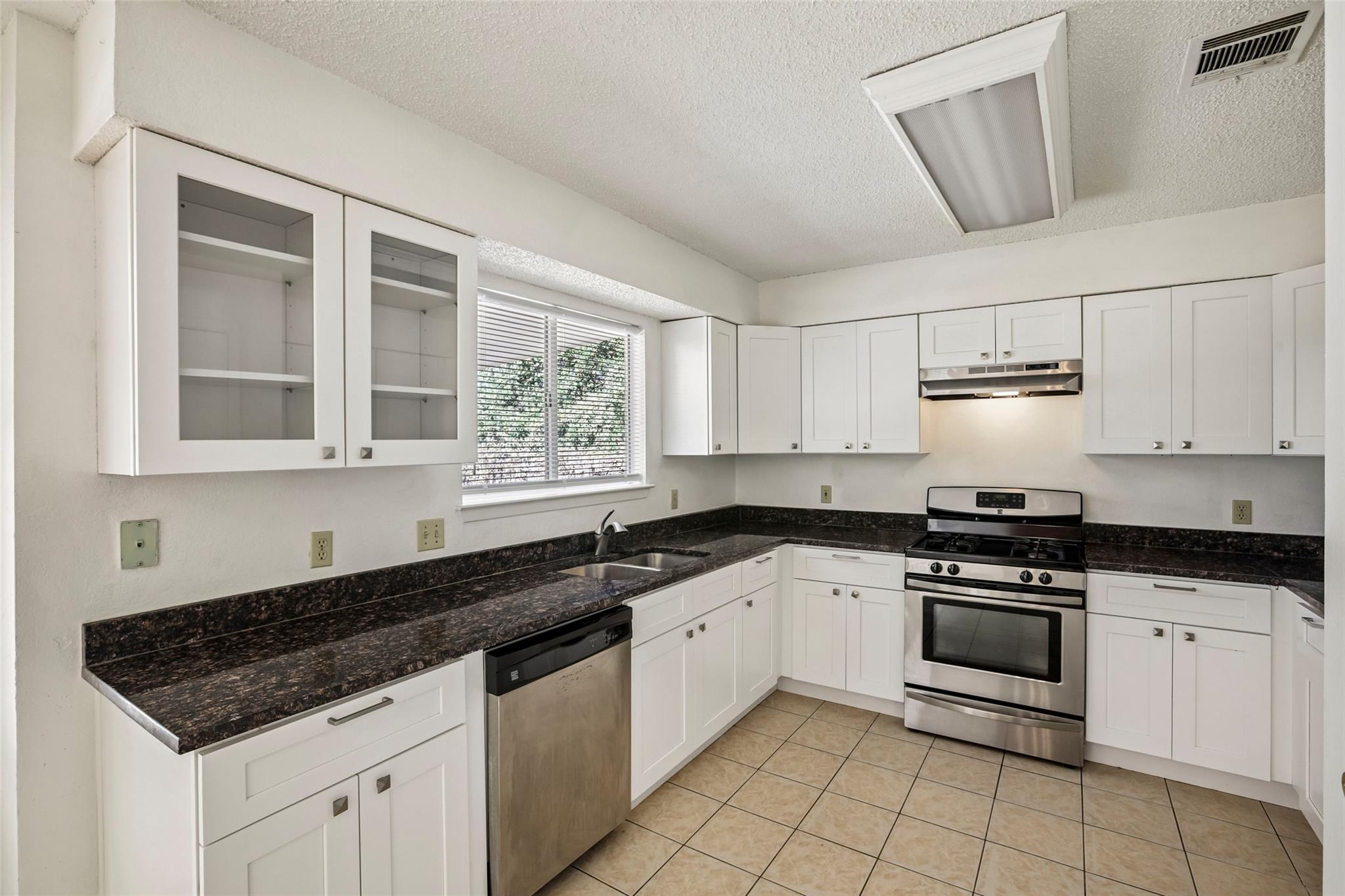 4205 Iriona Bnd Property Photo 7