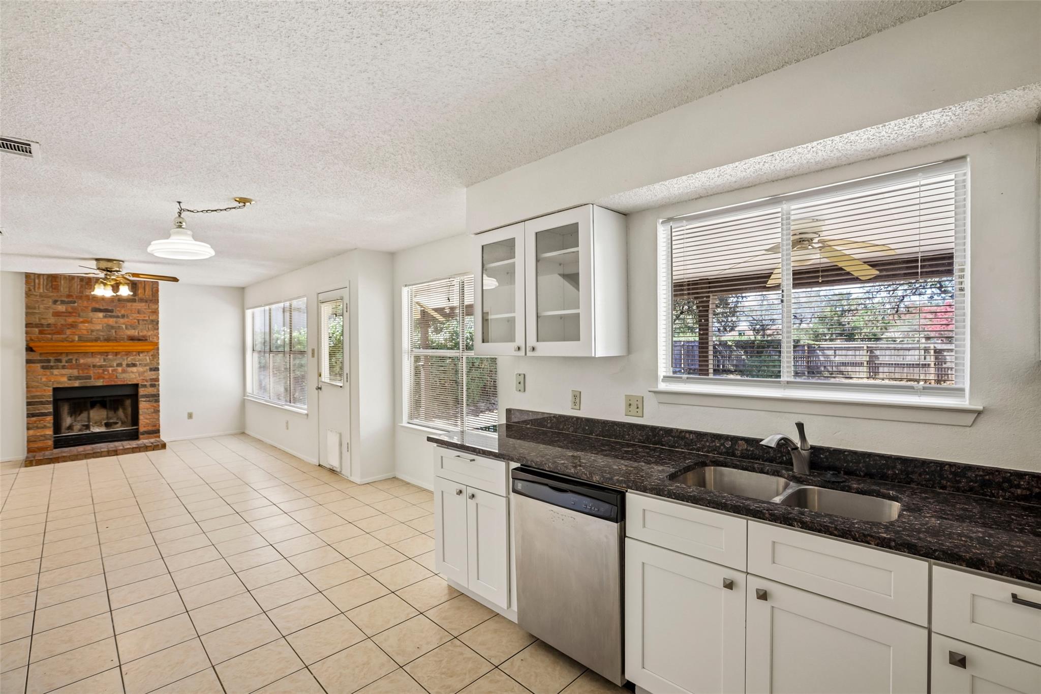 4205 Iriona Bnd Property Photo 9
