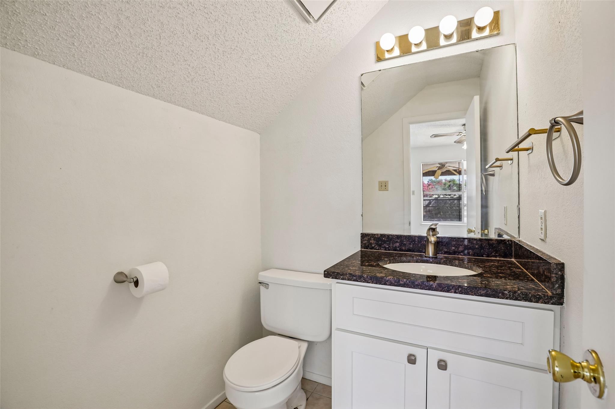4205 Iriona Bnd Property Photo 10