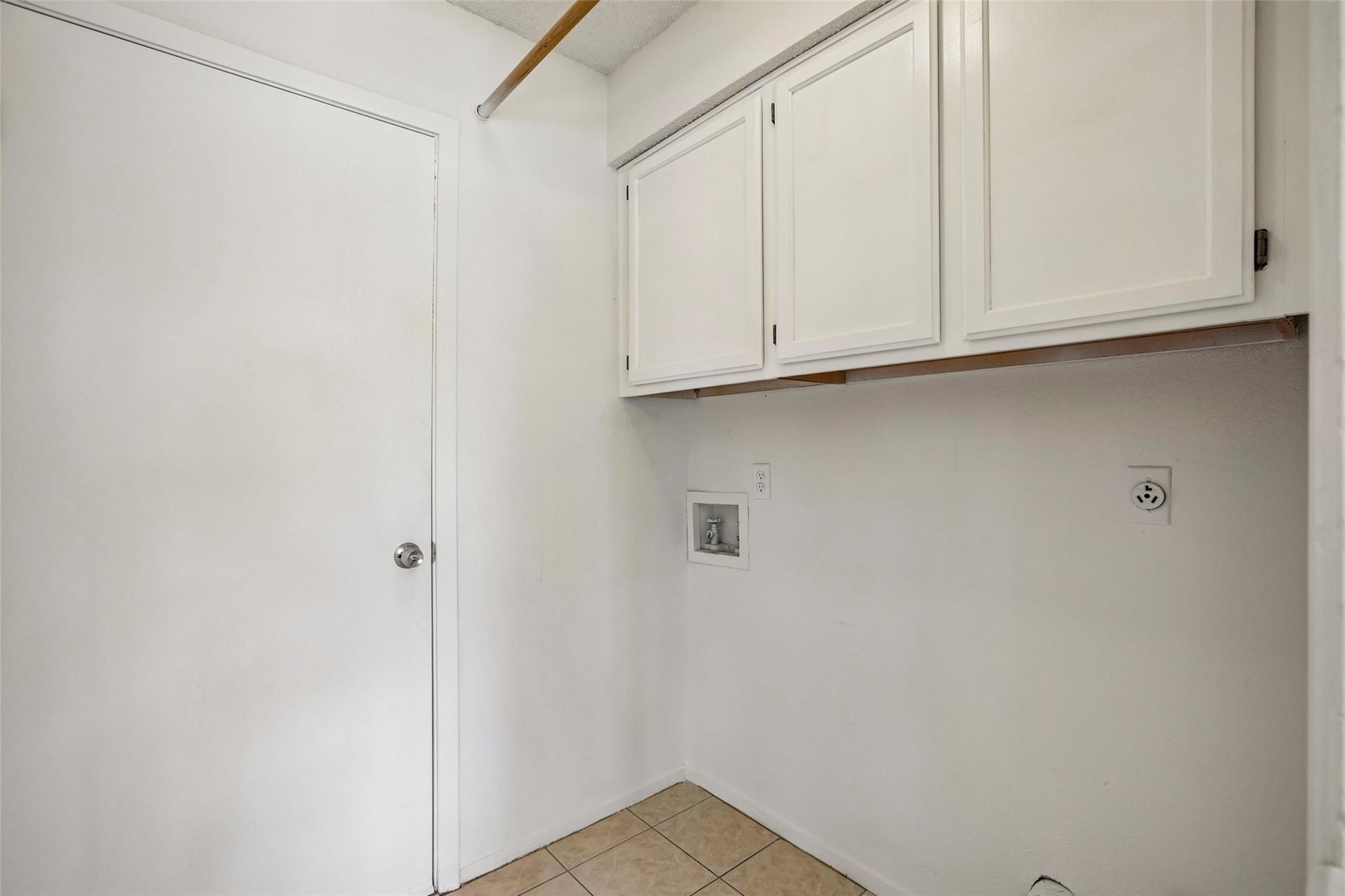 4205 Iriona Bnd Property Photo 11
