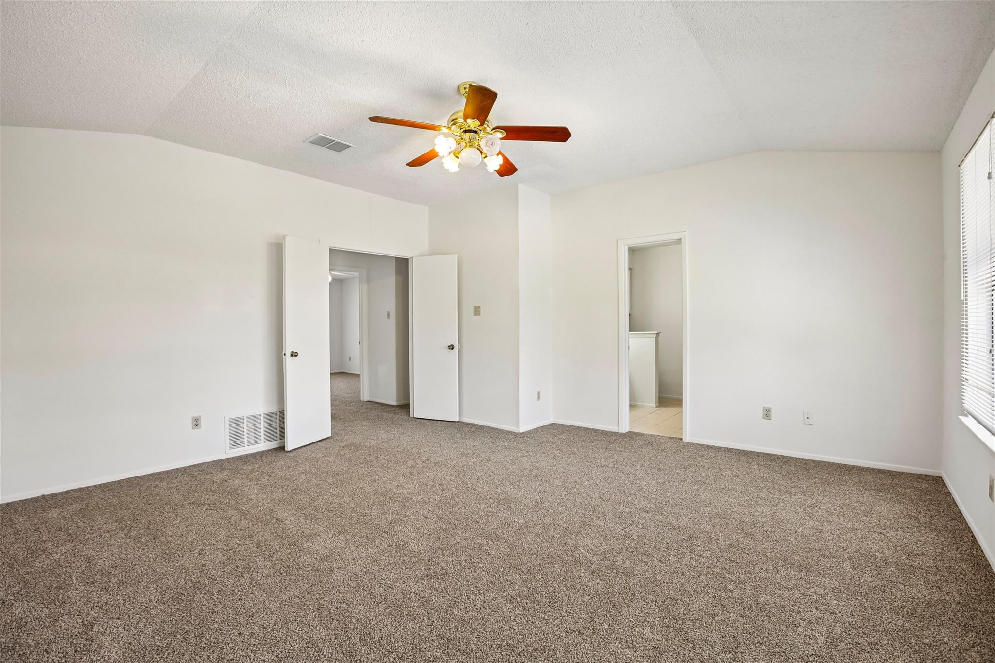 4205 Iriona Bnd Property Photo 13