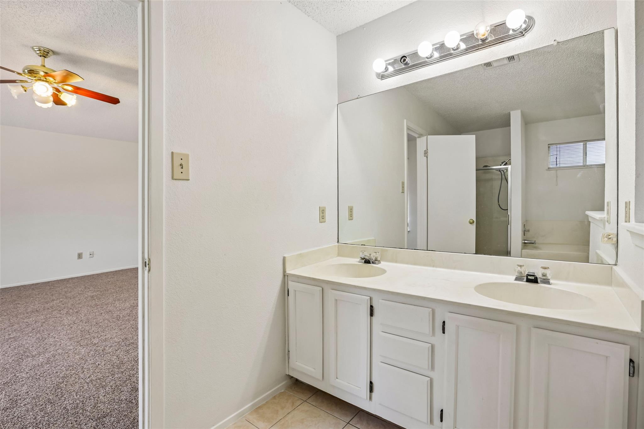 4205 Iriona Bnd Property Photo 16