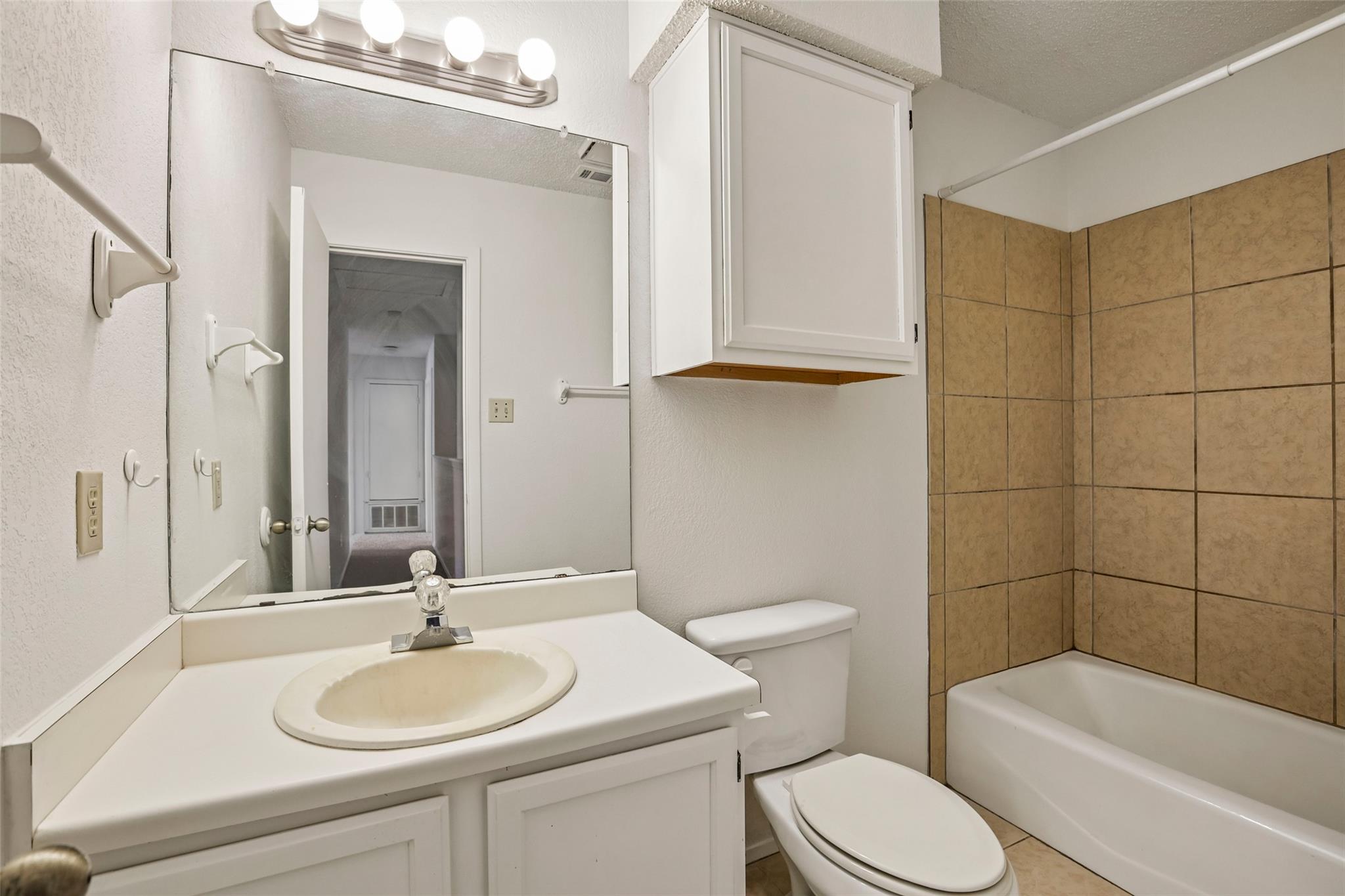 4205 Iriona Bnd Property Photo 21