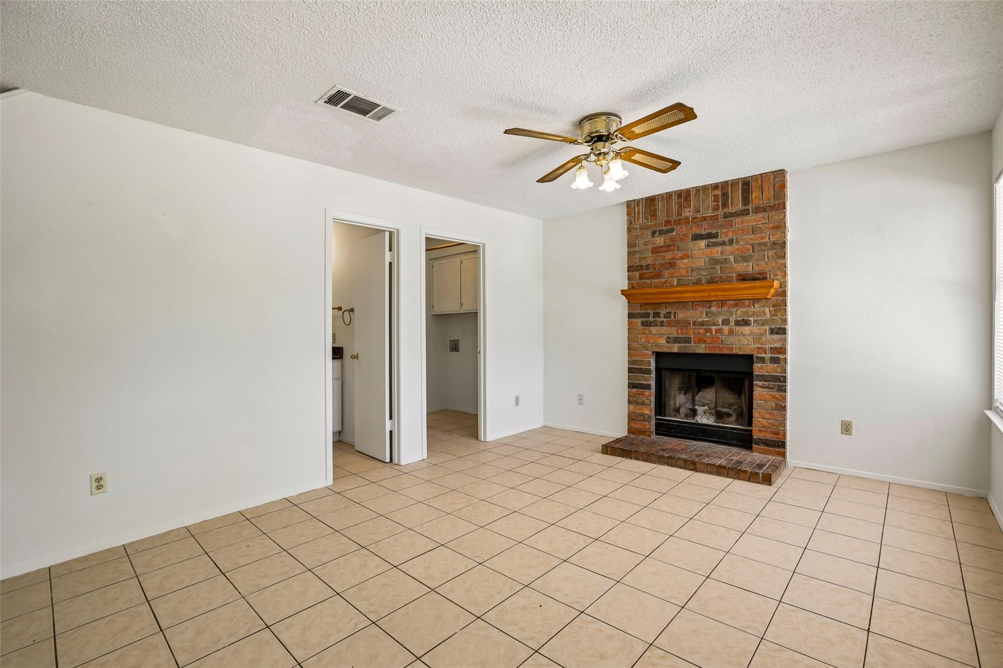 4205 Iriona Bnd Property Photo 27