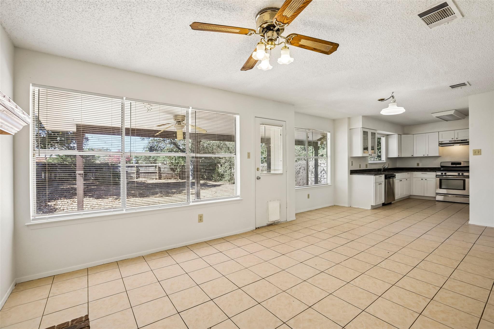 4205 Iriona Bnd Property Photo 28