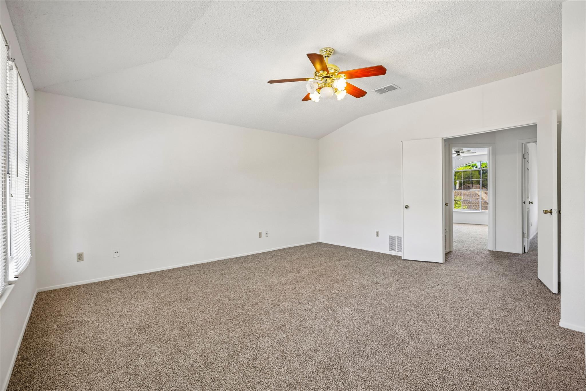 4205 Iriona Bnd Property Photo 29