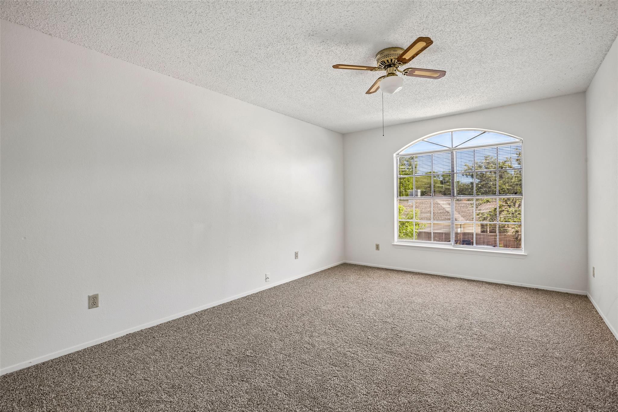 4205 Iriona Bnd Property Photo 32