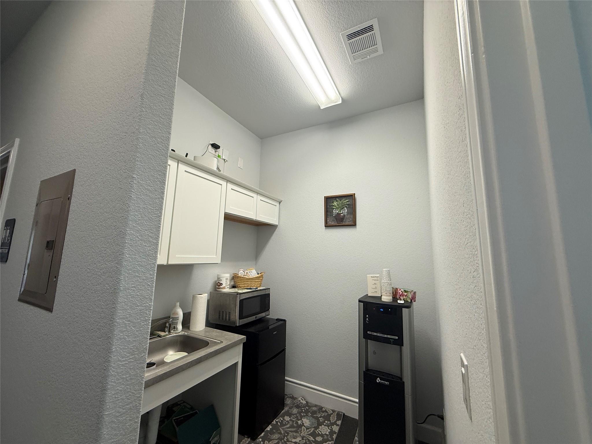 660 S Bagdad Rd #310 Property Photo 6