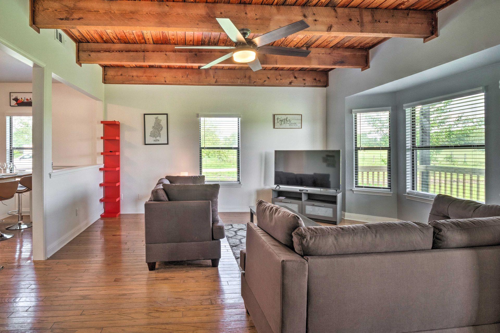 15805 Richards Dr Property Photo 7
