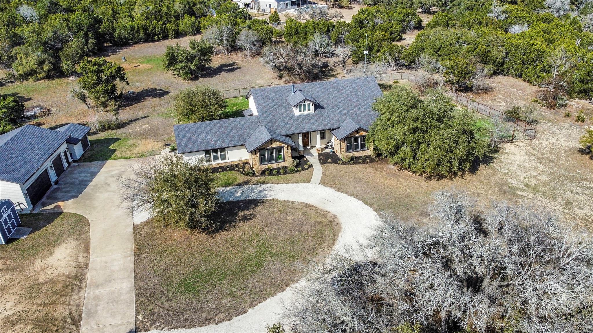 1040 Spivey Rd Property Photo 2