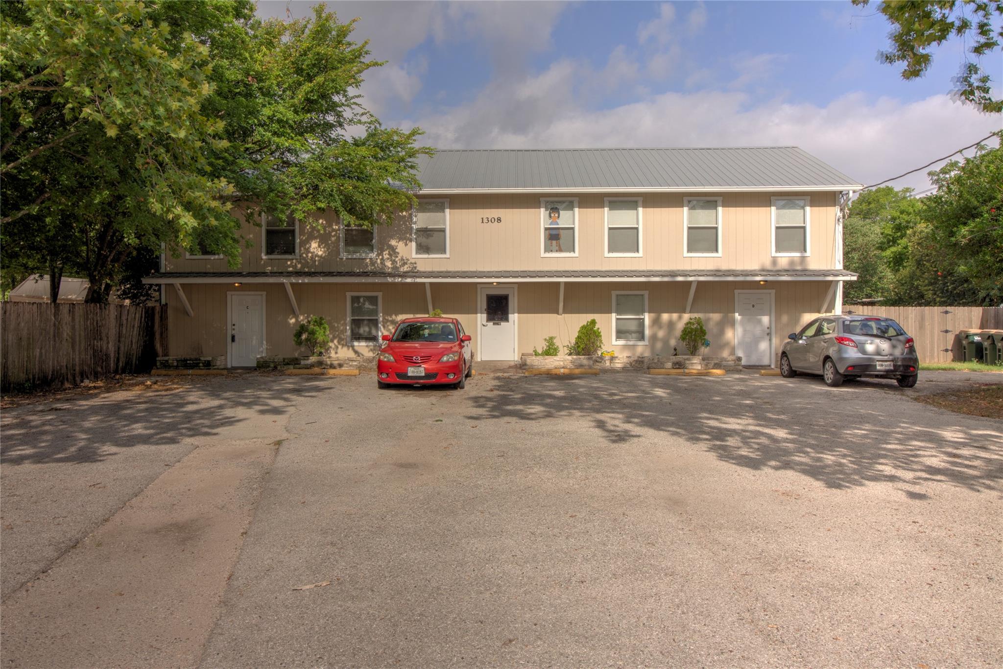 1308 S Pine St #d Property Photo 1