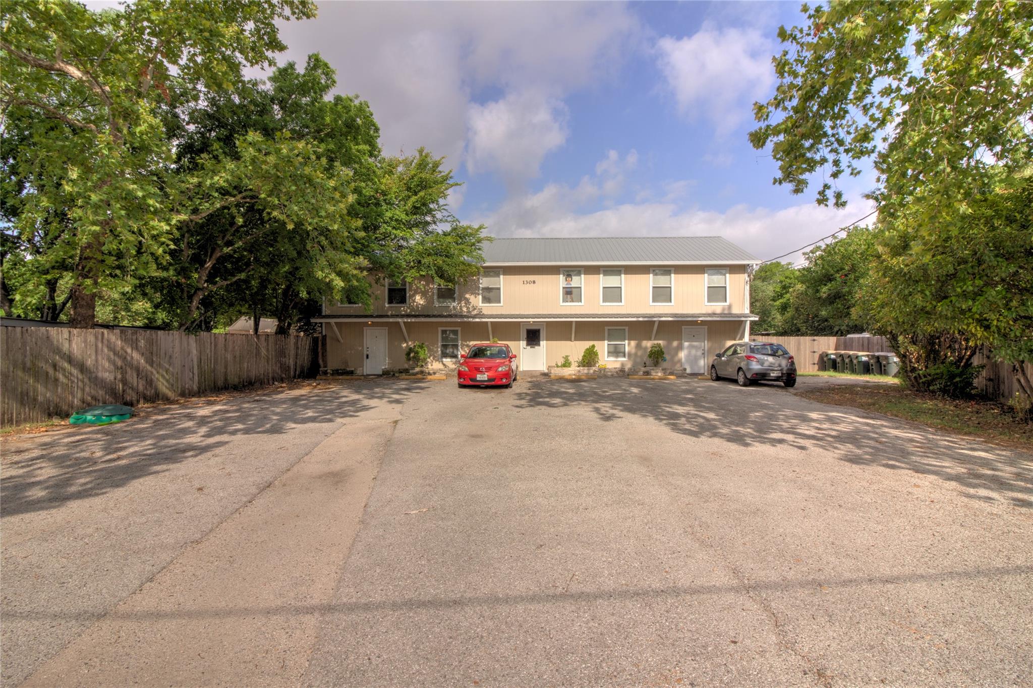 1308 S Pine St #d Property Photo 3