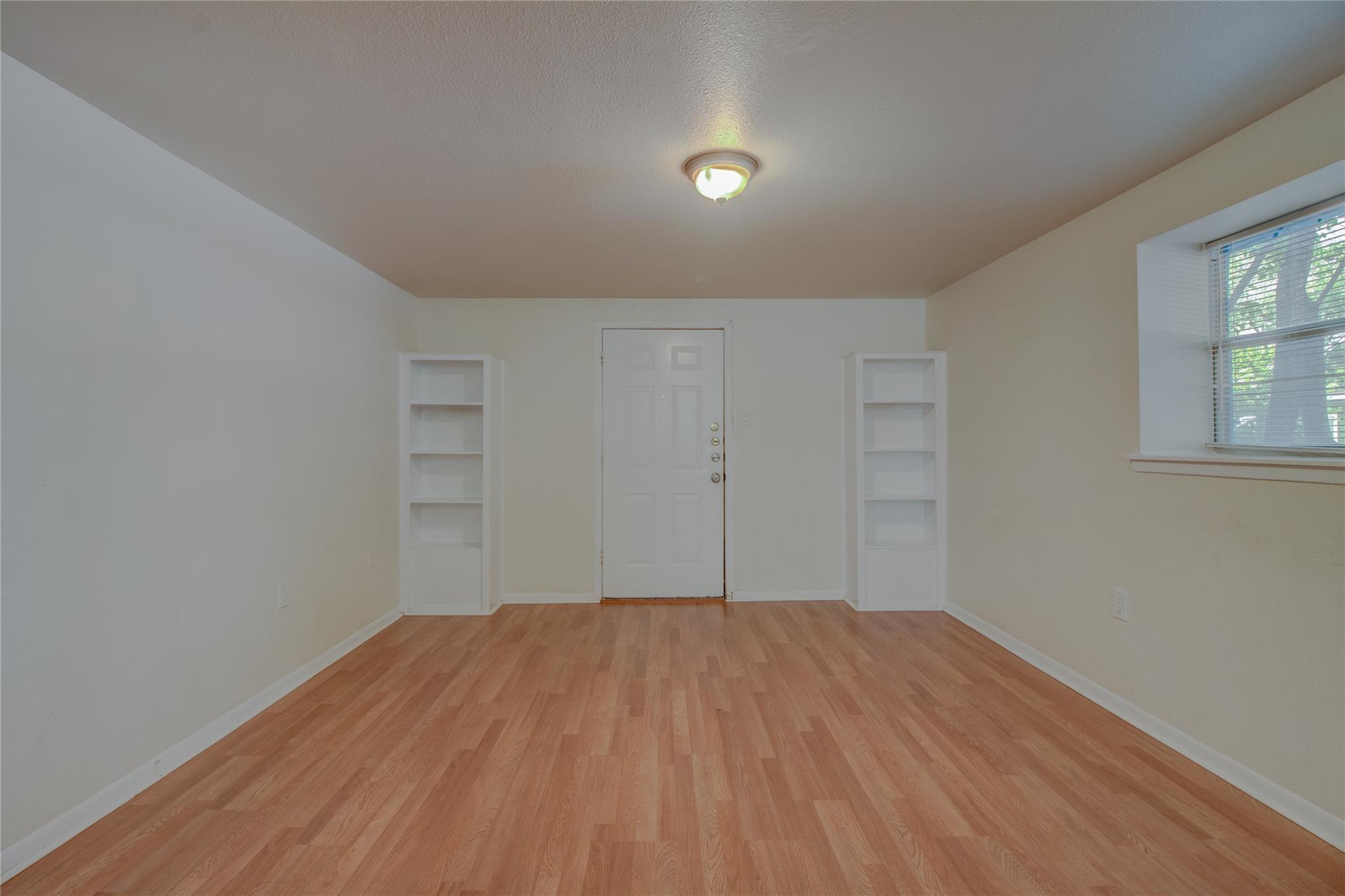1308 S Pine St #d Property Photo 4