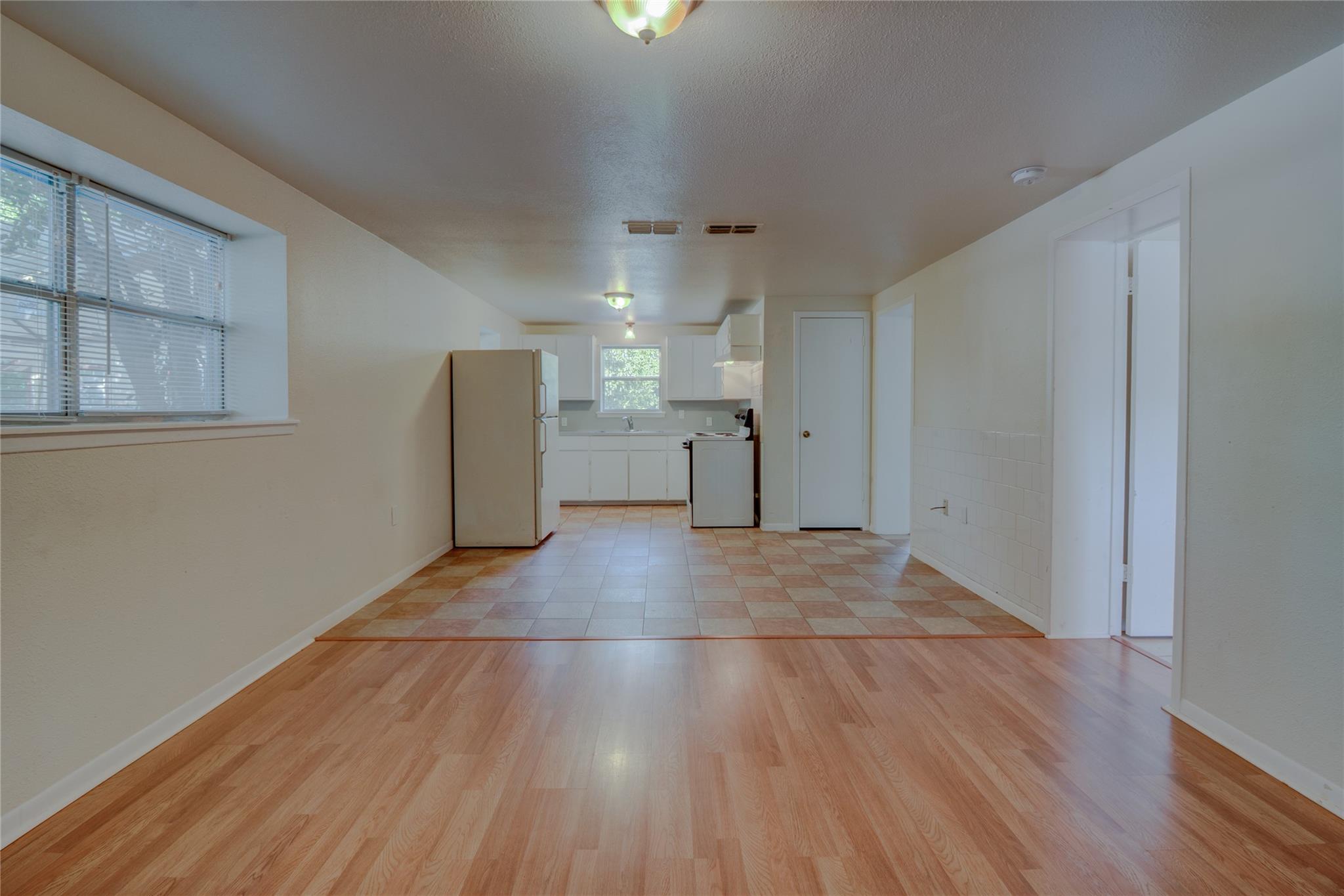 1308 S Pine St #d Property Photo 5
