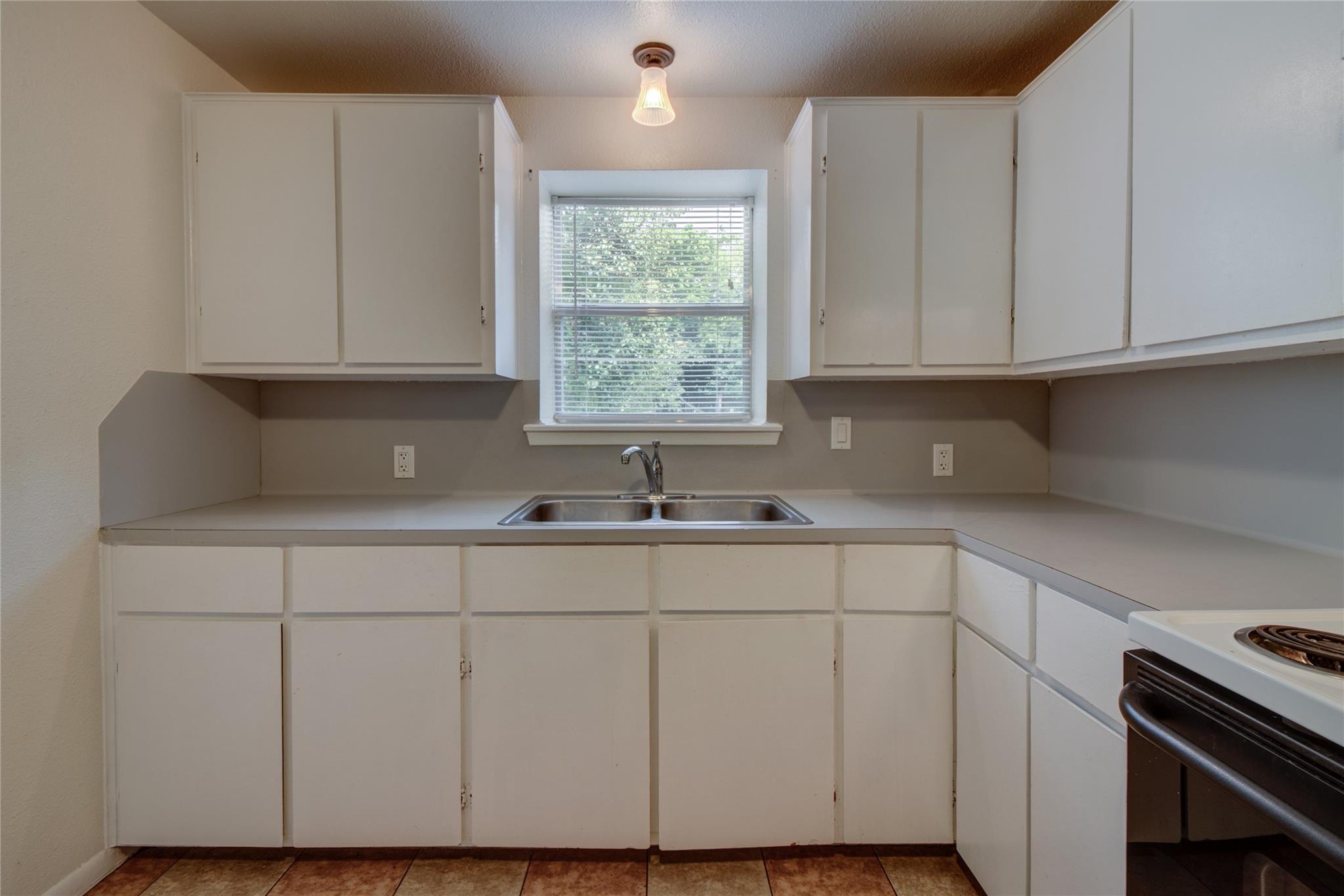 1308 S Pine St #d Property Photo 6