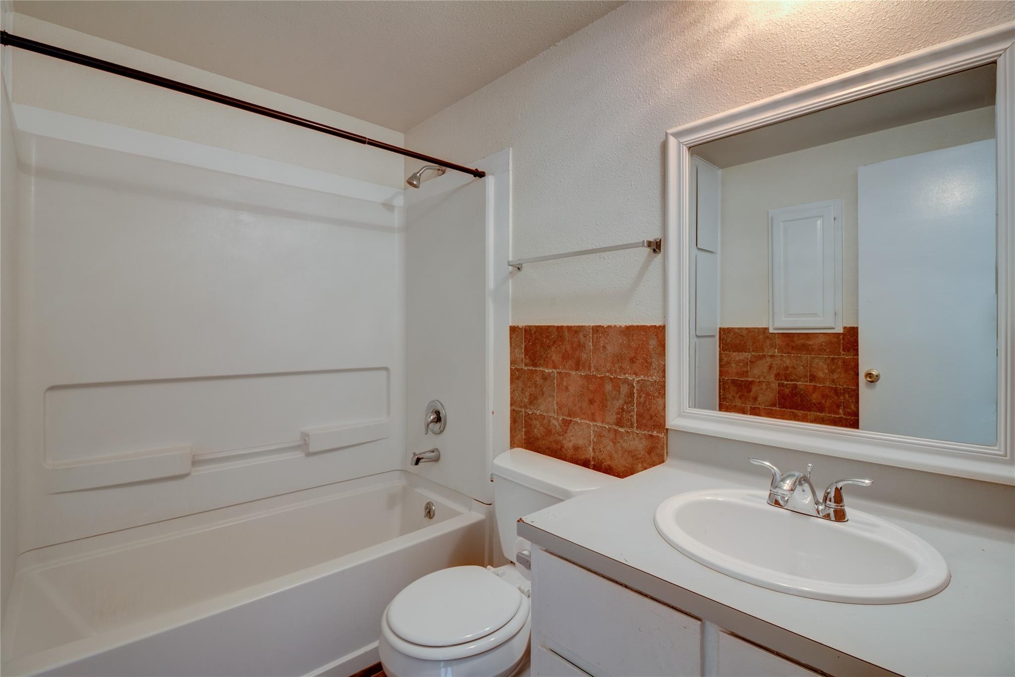 1308 S Pine St #d Property Photo 17