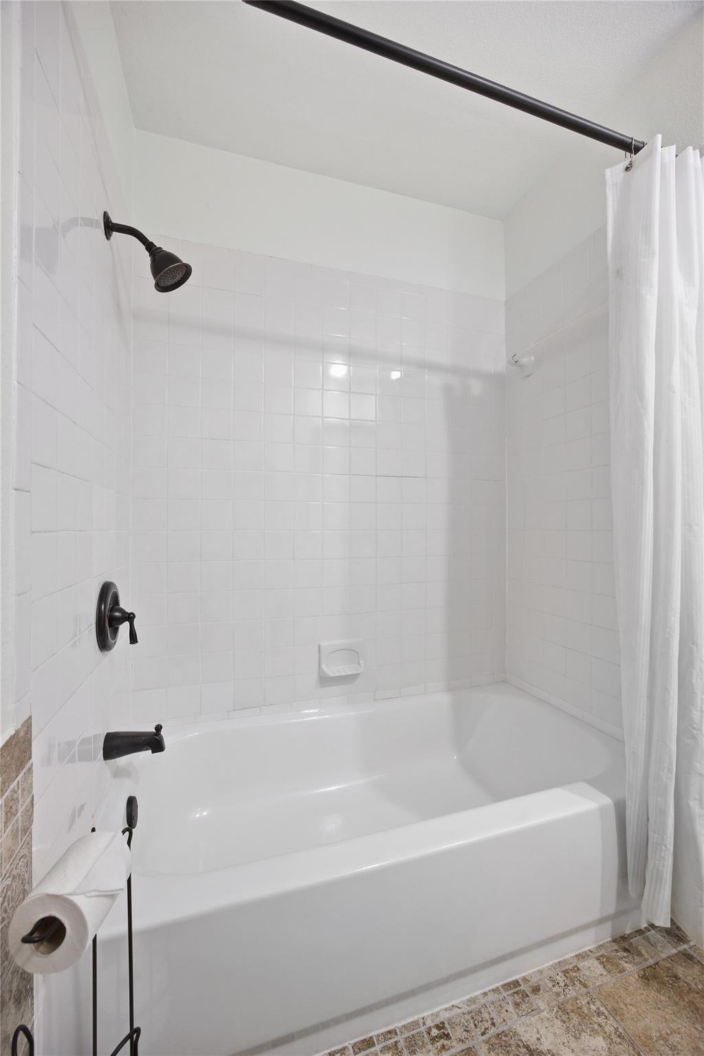 3802 Hawkshead Dr Property Photo 24