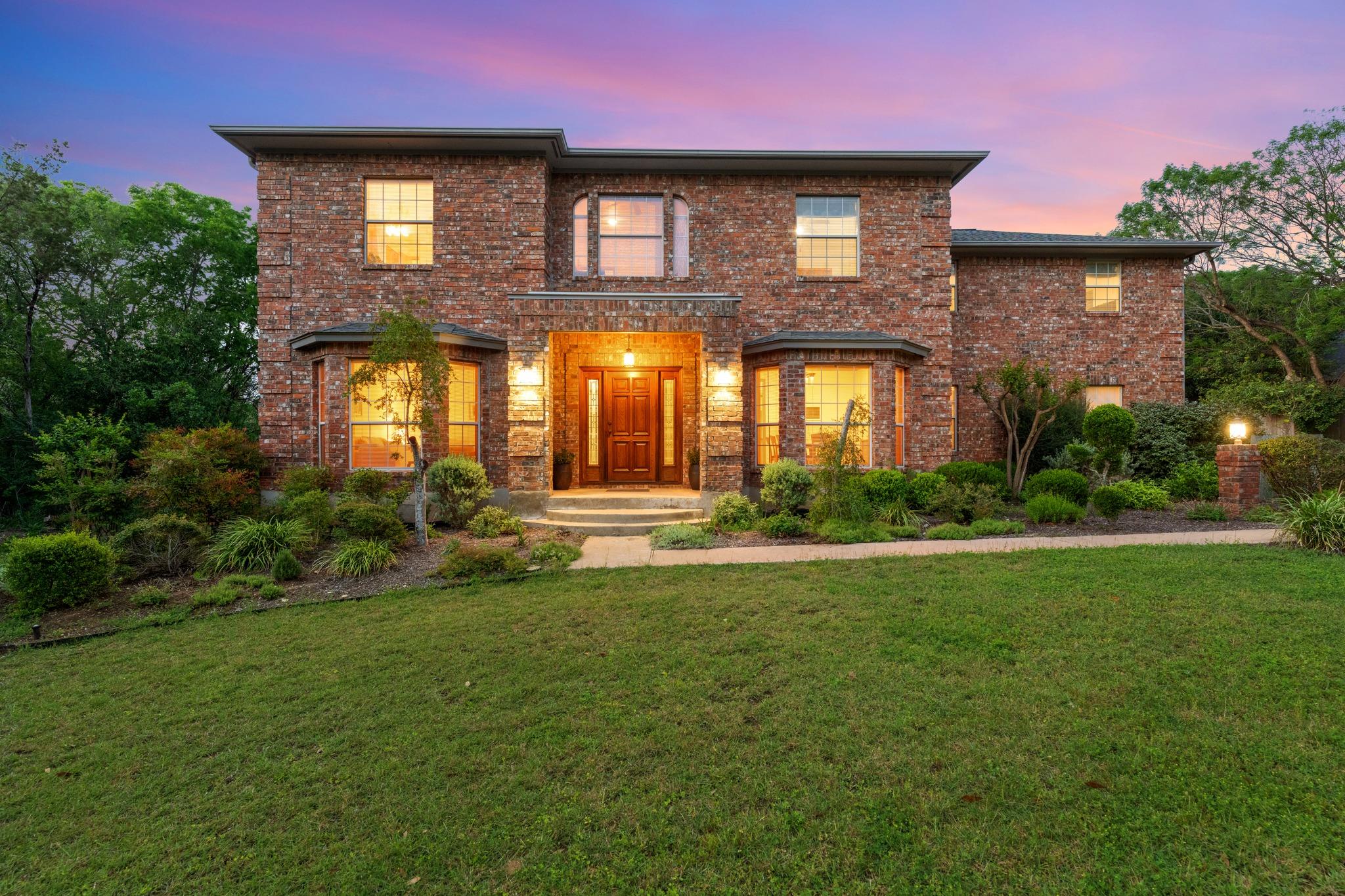 604 Rainbow Cv Property Photo 2