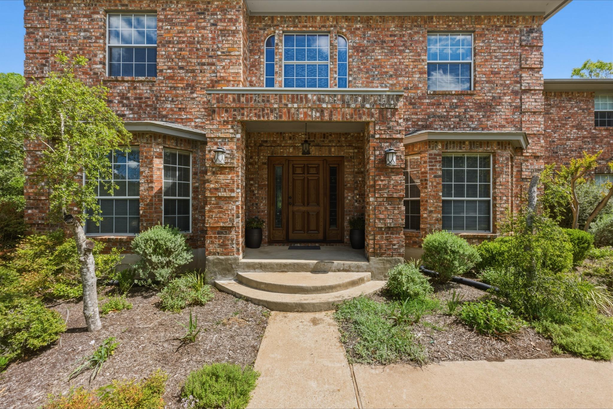 604 Rainbow Cv Property Photo 3