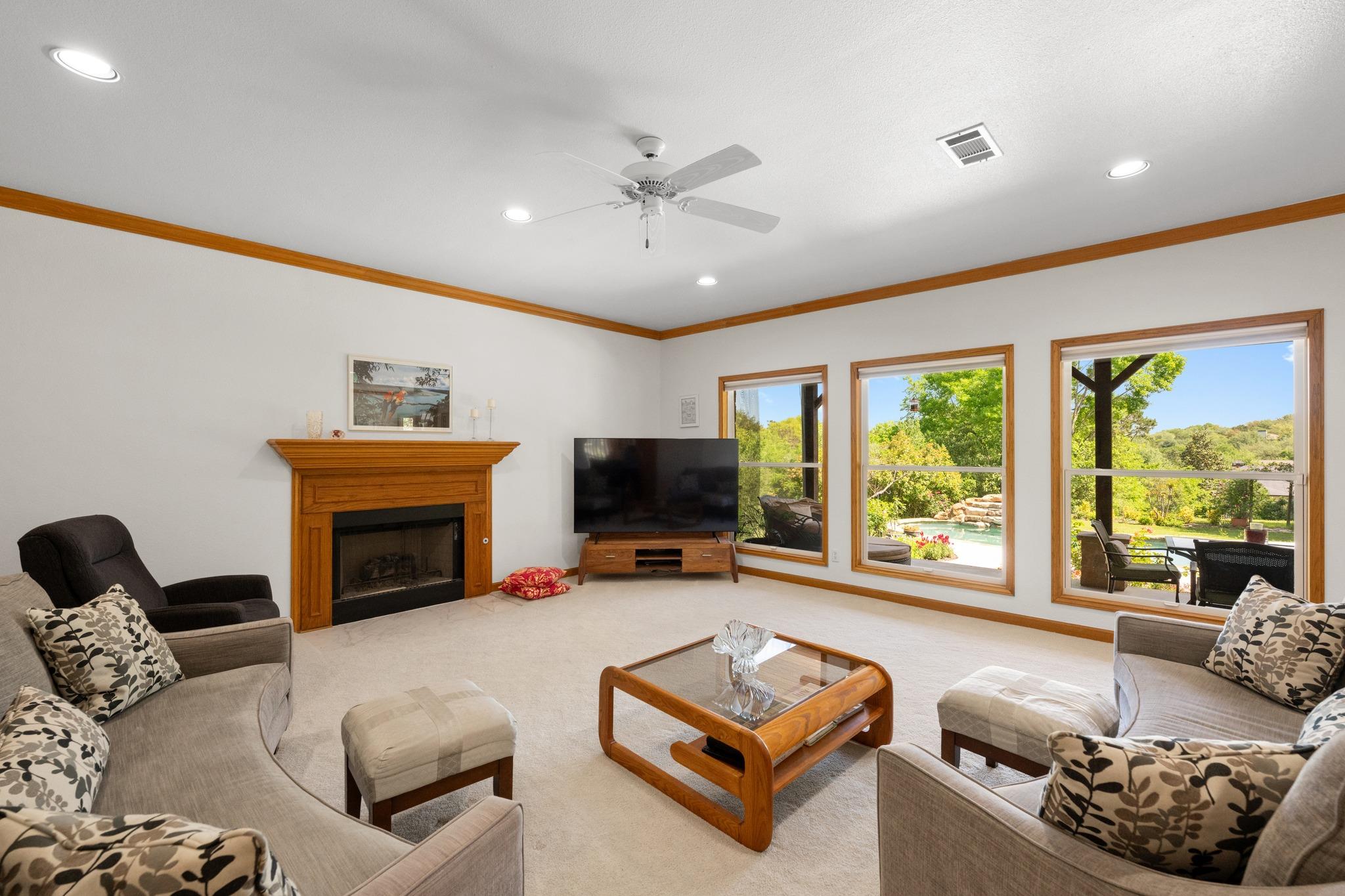 604 Rainbow Cv Property Photo 4