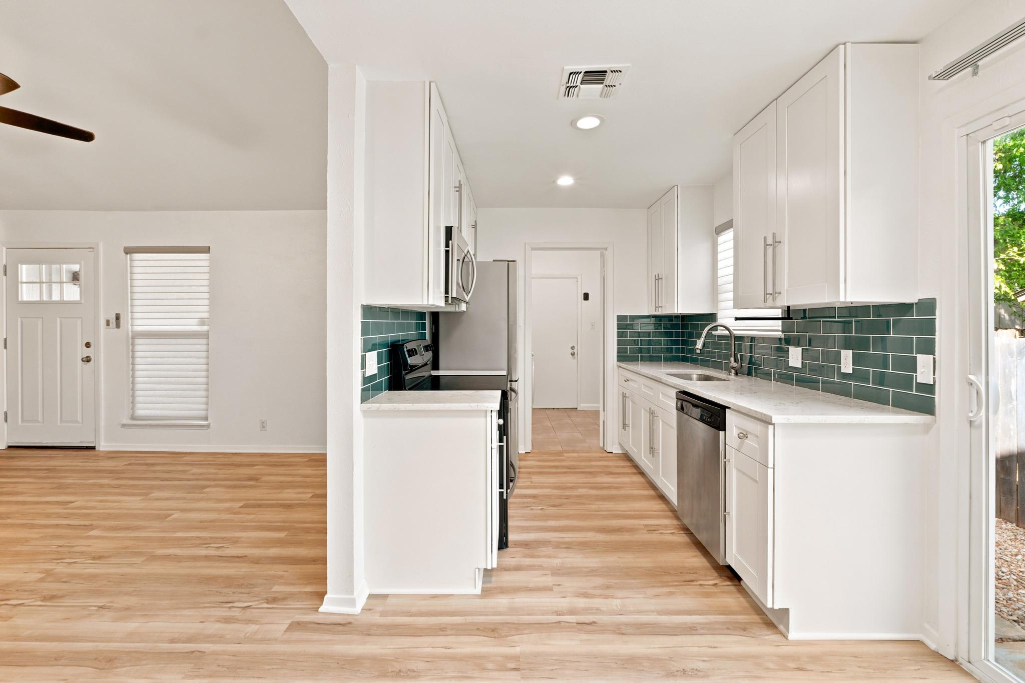 6711 West Gate Blvd #a Property Photo 17