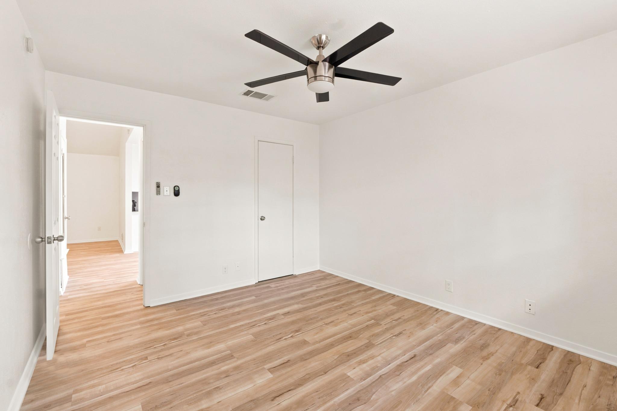 6711 West Gate Blvd #a Property Photo 26