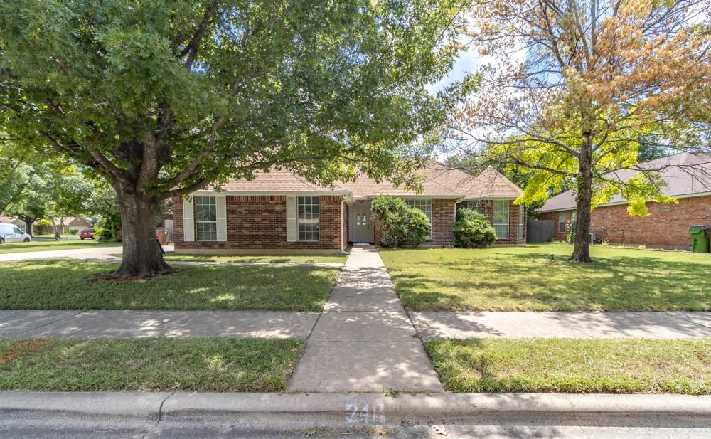 2411 Raintree Path Property Photo 1