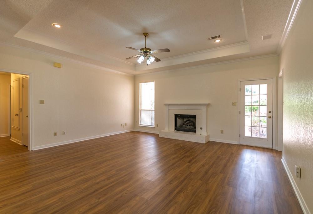 2411 Raintree Path Property Photo 2