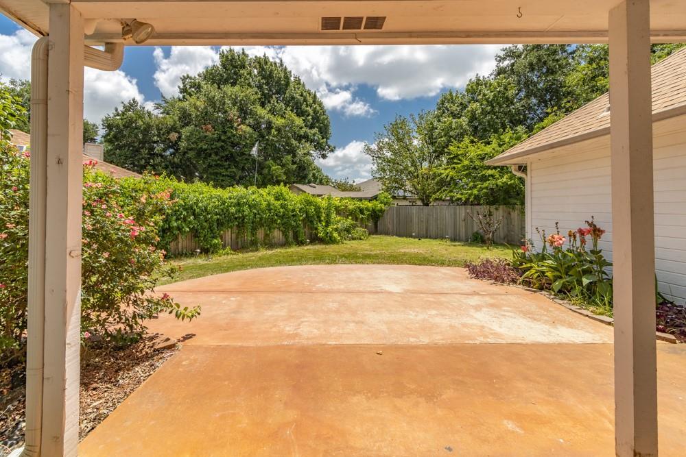 2411 Raintree Path Property Photo 5