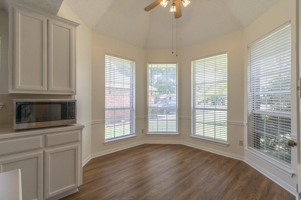 2411 Raintree Path Property Photo 9