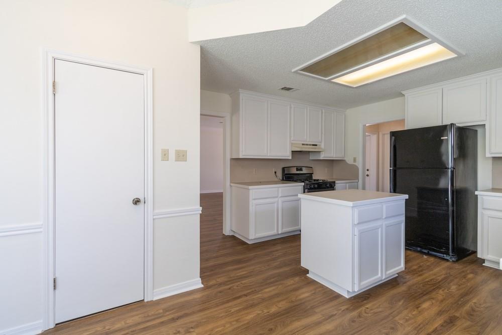 2411 Raintree Path Property Photo 11