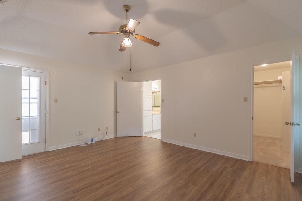 2411 Raintree Path Property Photo 12