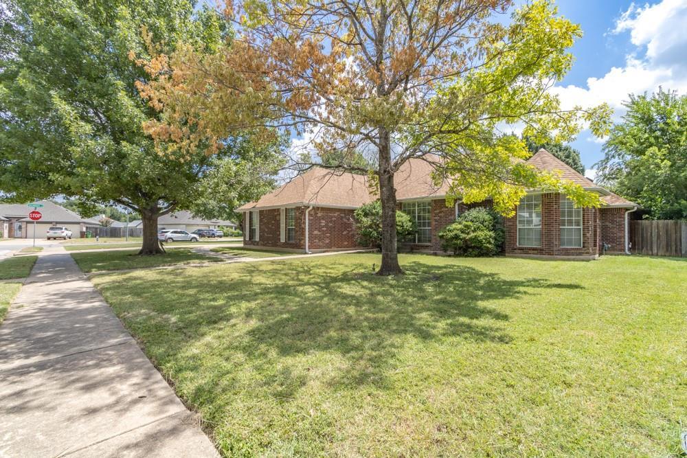 2411 Raintree Path Property Photo 24