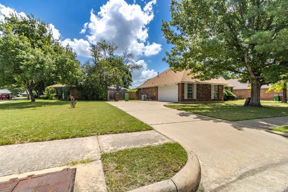 2411 Raintree Path Property Photo 26