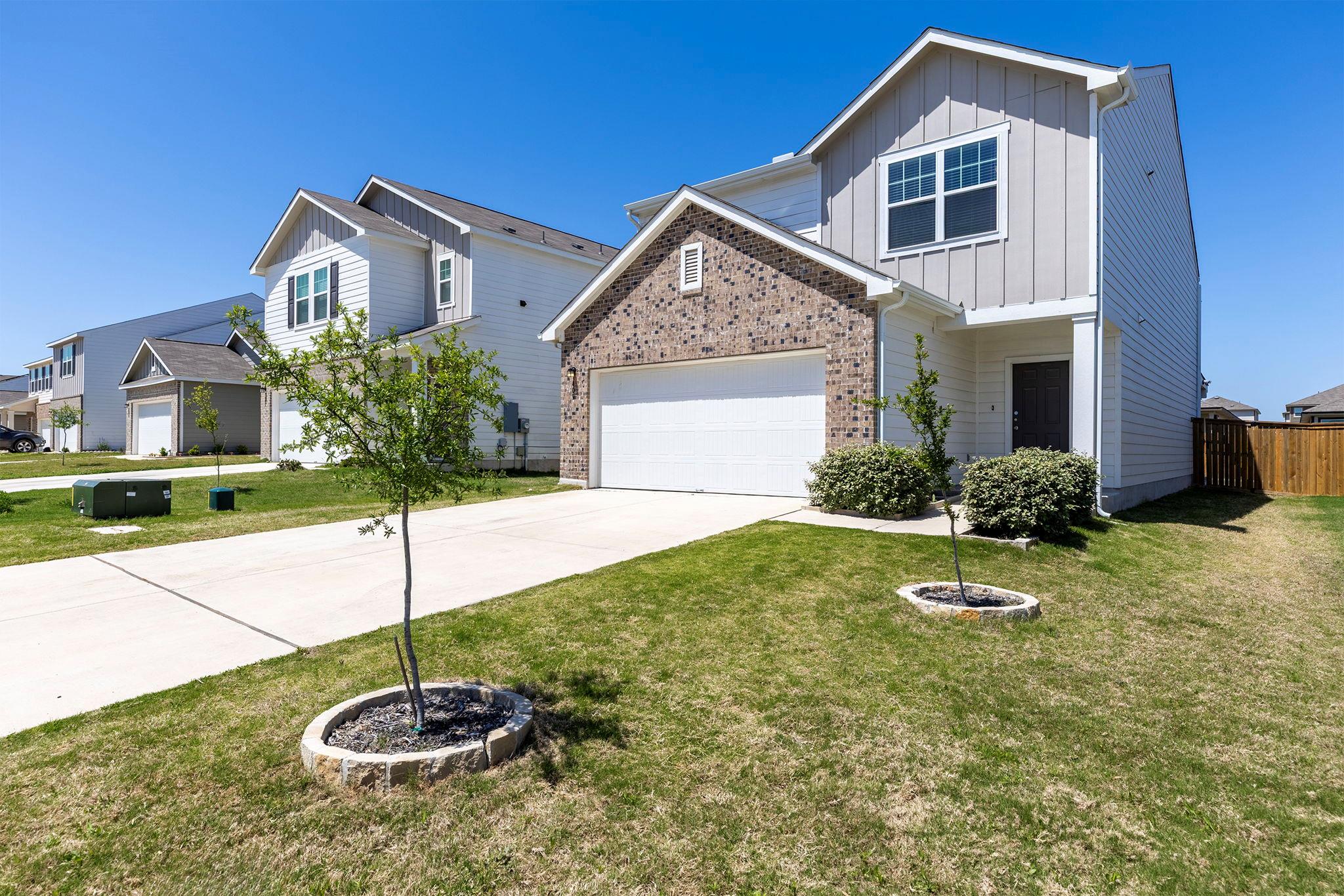 409 Line Of Fire Way Property Photo 1