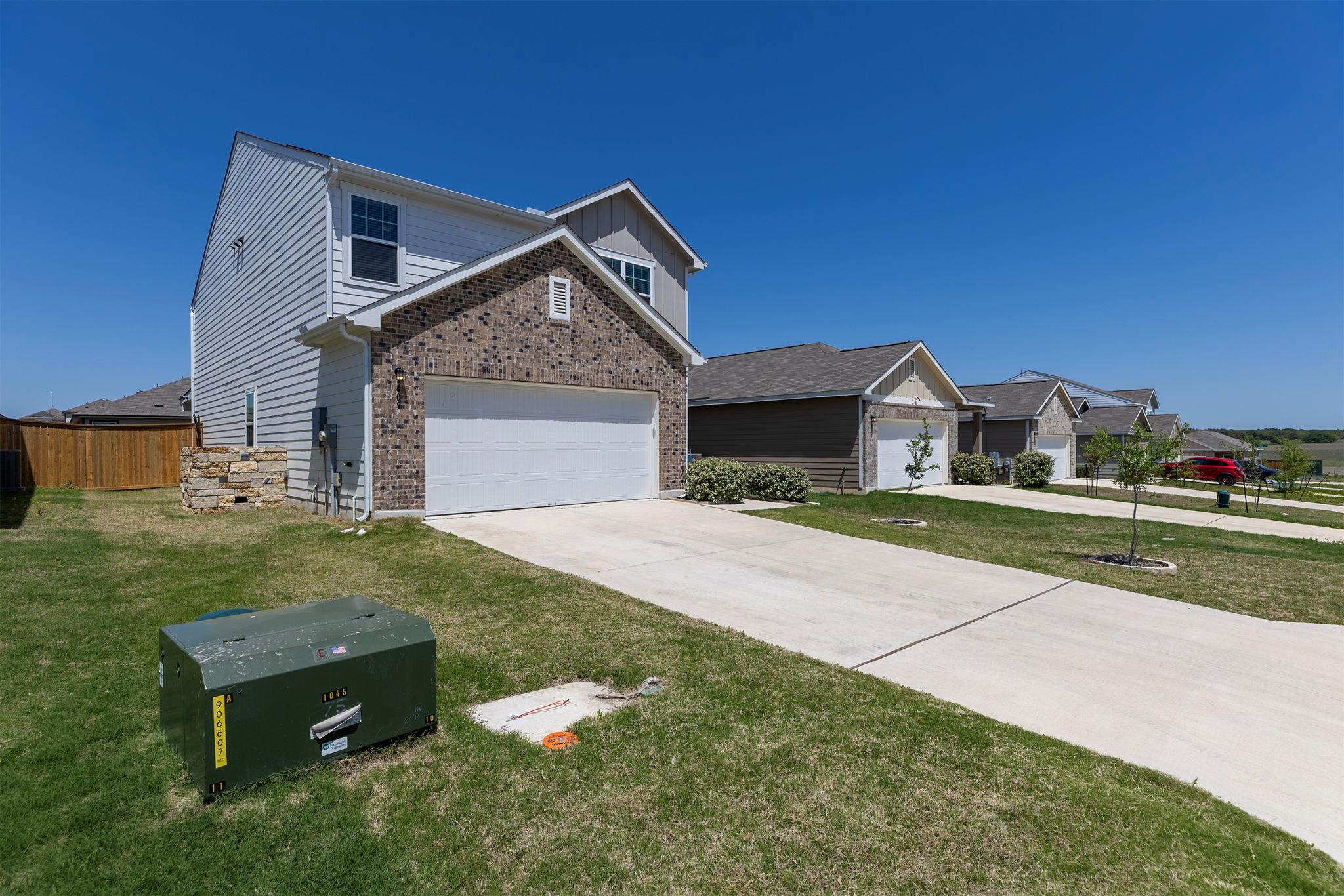 409 Line Of Fire Way Property Photo 3
