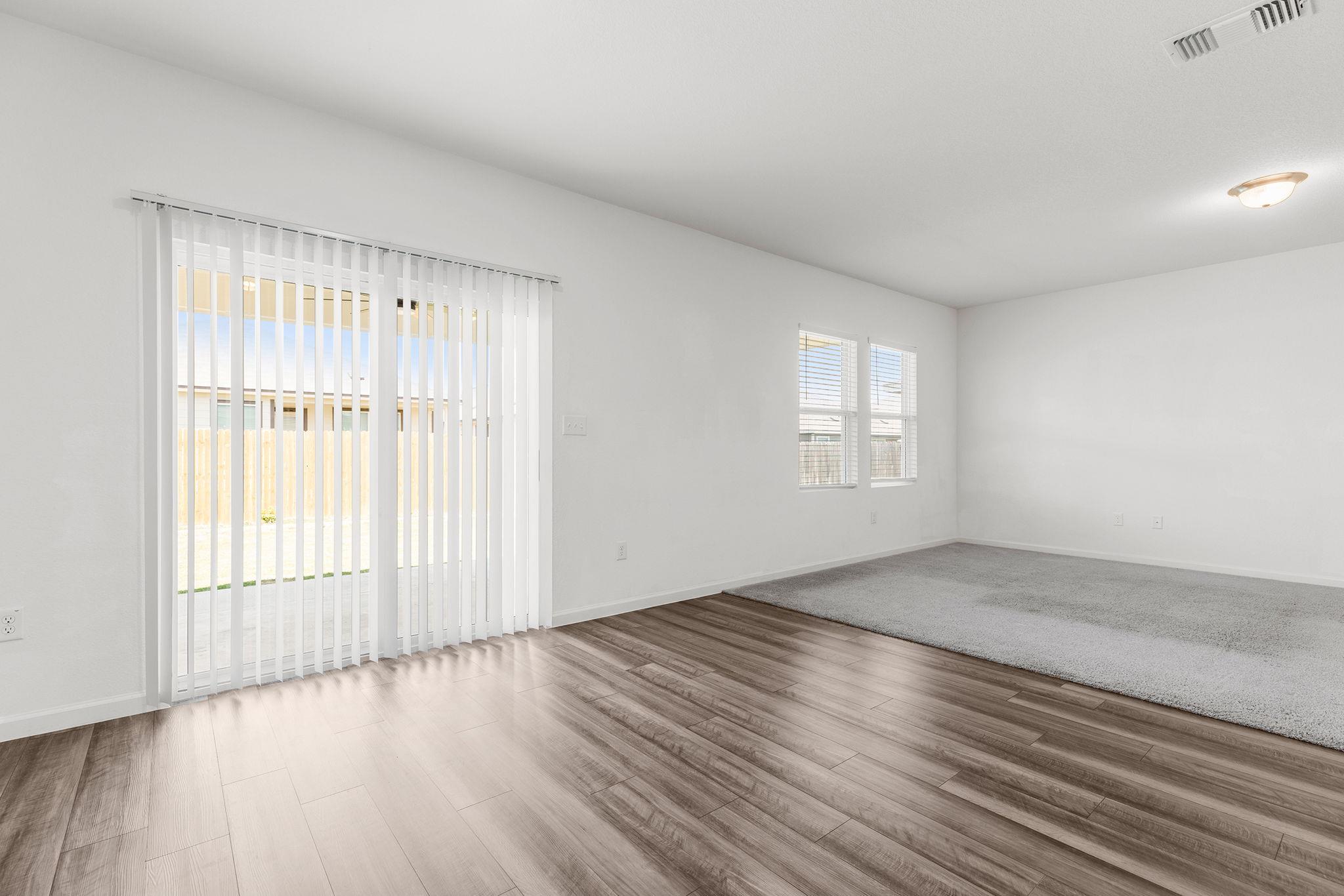 409 Line Of Fire Way Property Photo 4