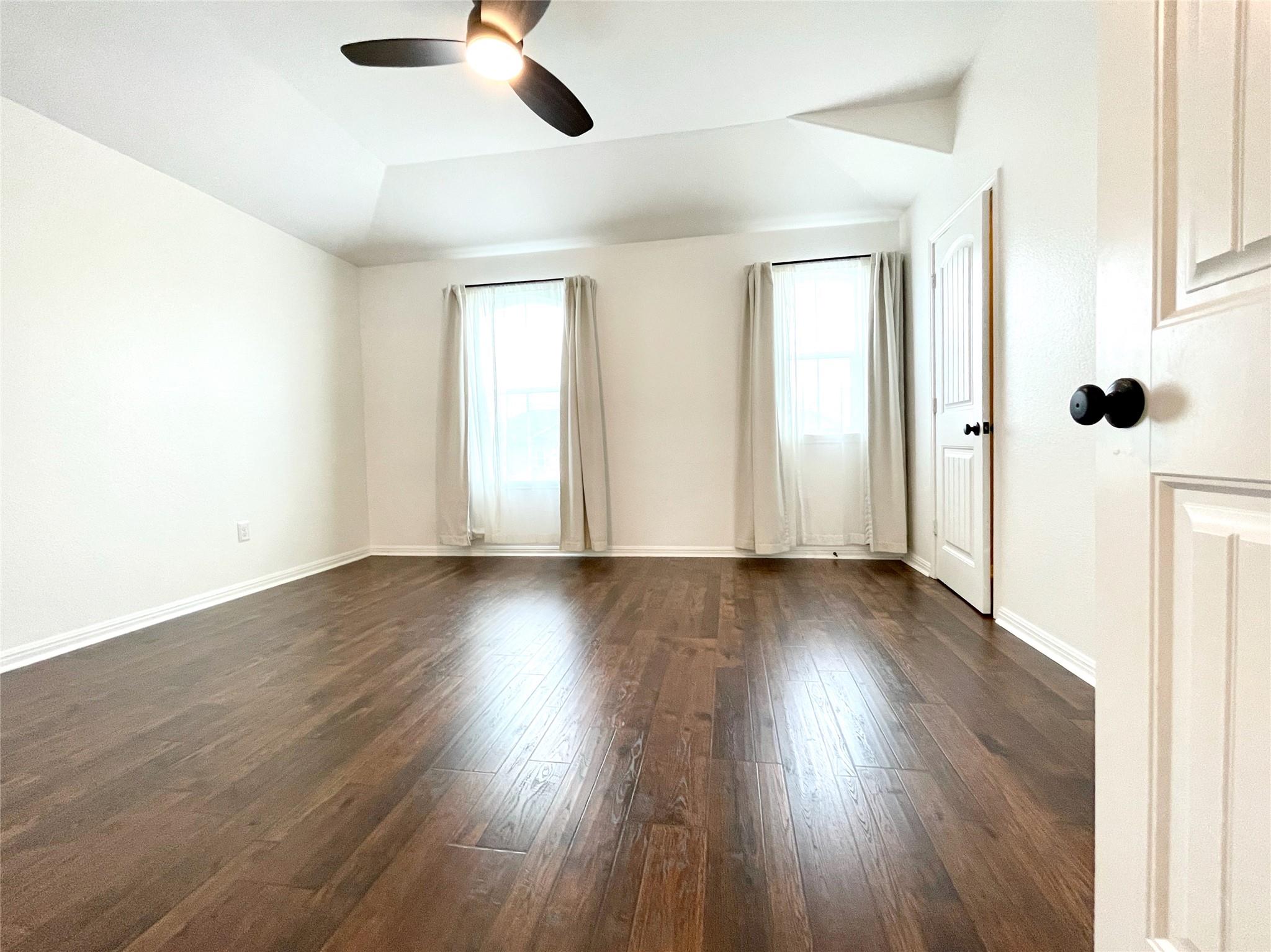 402 Crater Lake Dr Property Photo 20