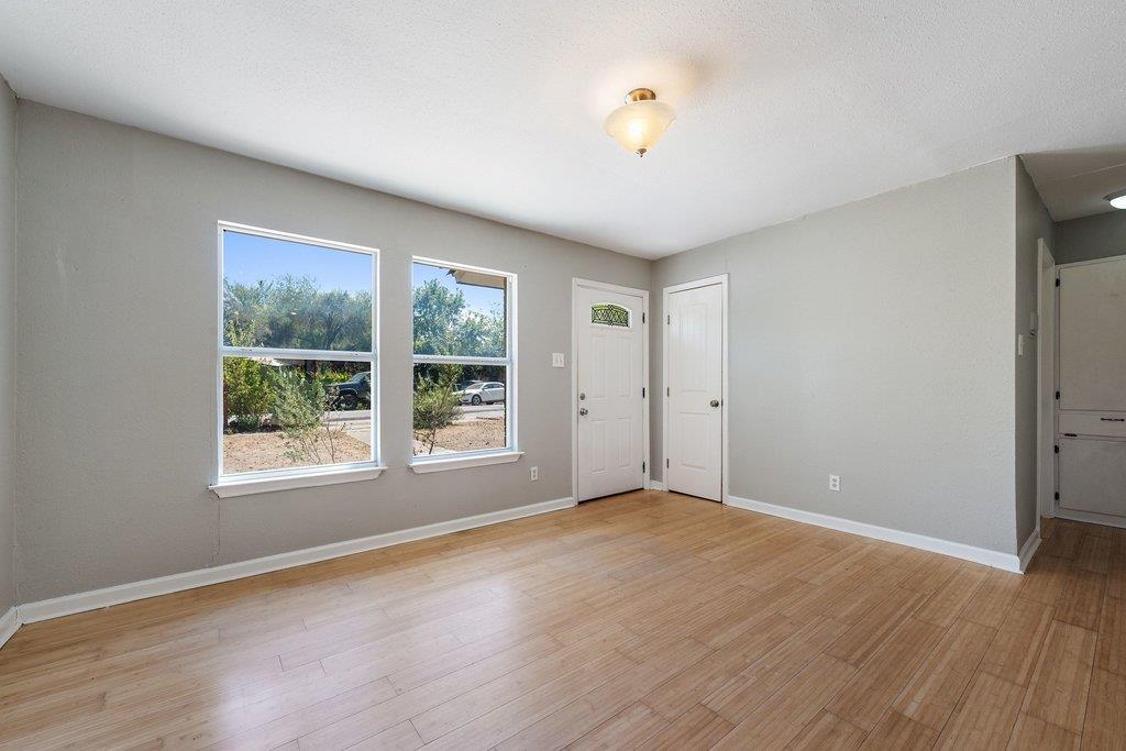 1304 Lily Ter Property Photo 8