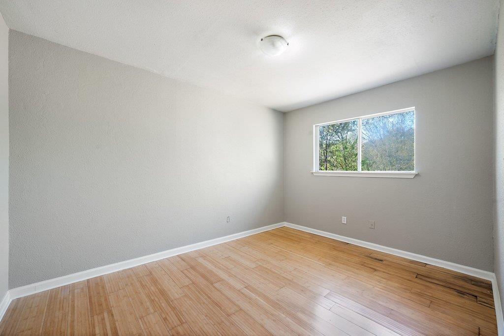 1304 Lily Ter Property Photo 16
