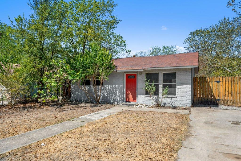 1304 Lily Ter Property Photo 27