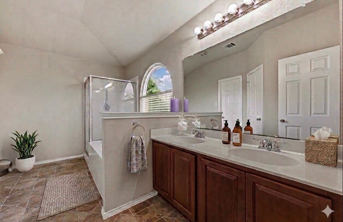 164 Regent Cv Property Photo 4