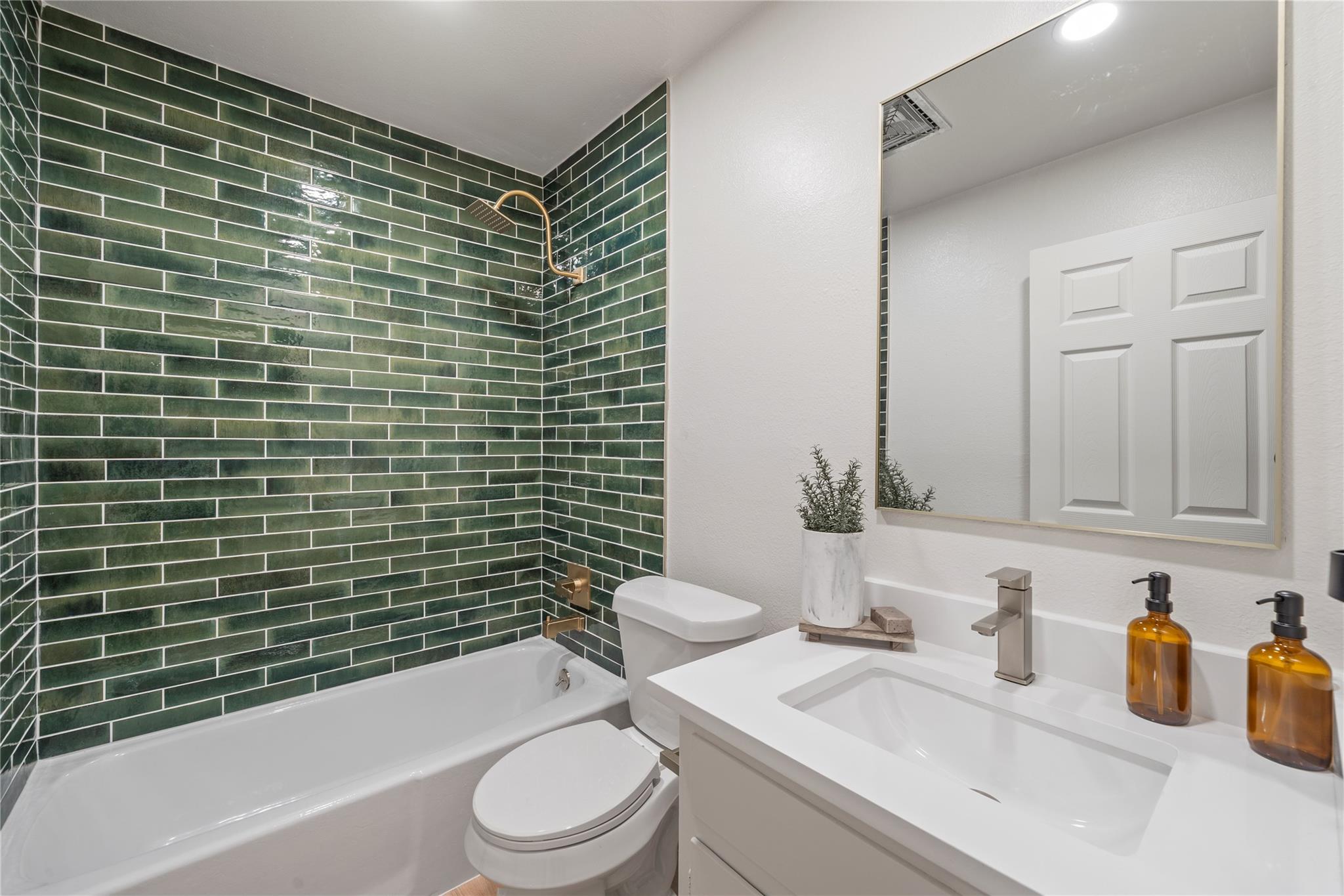 7304 Hartnell Dr Property Photo 4