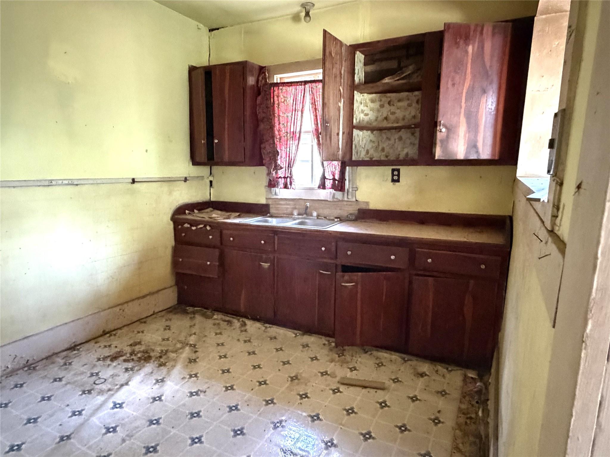 119 Pine St Property Photo 3