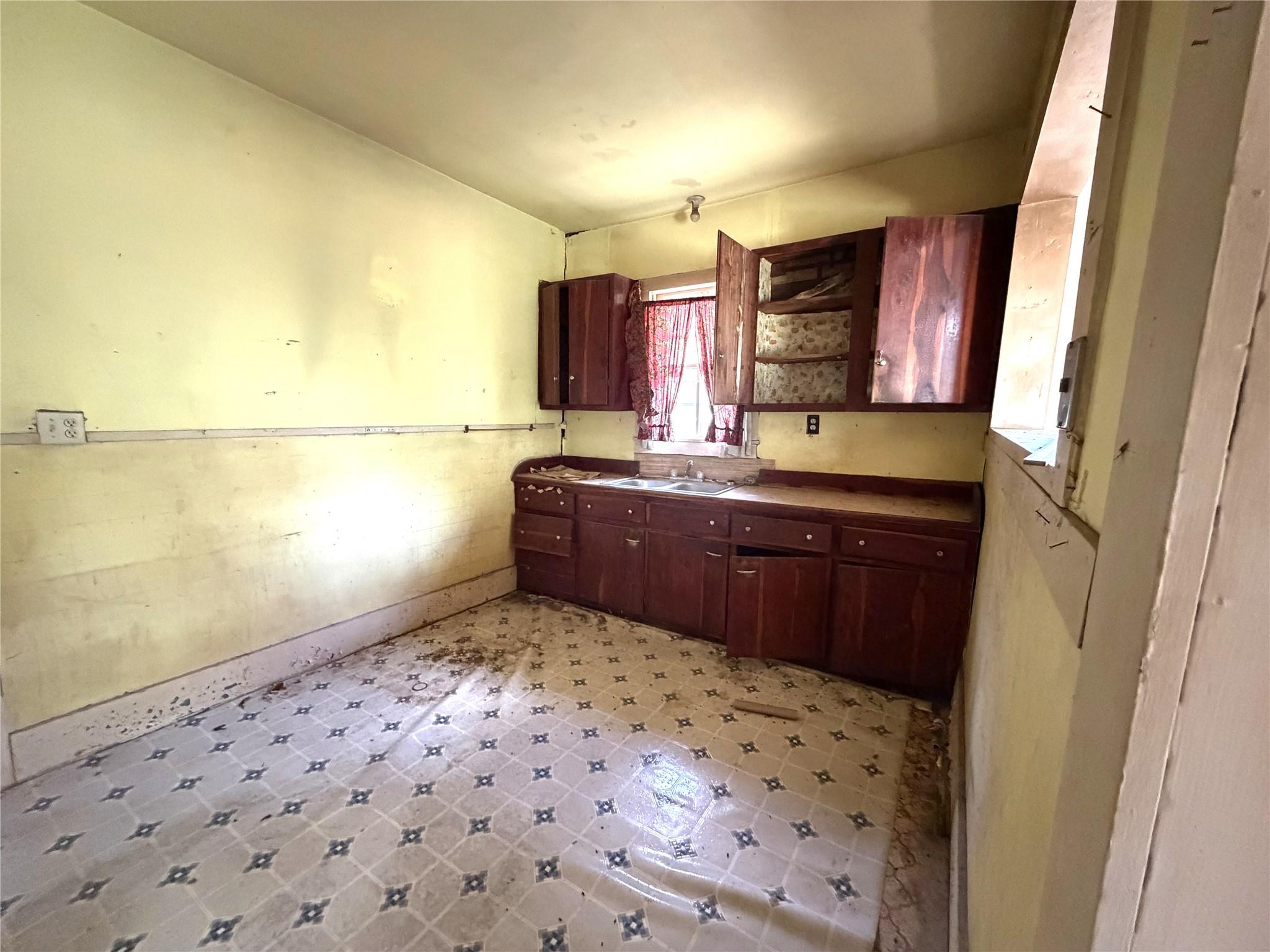 119 Pine St Property Photo 4